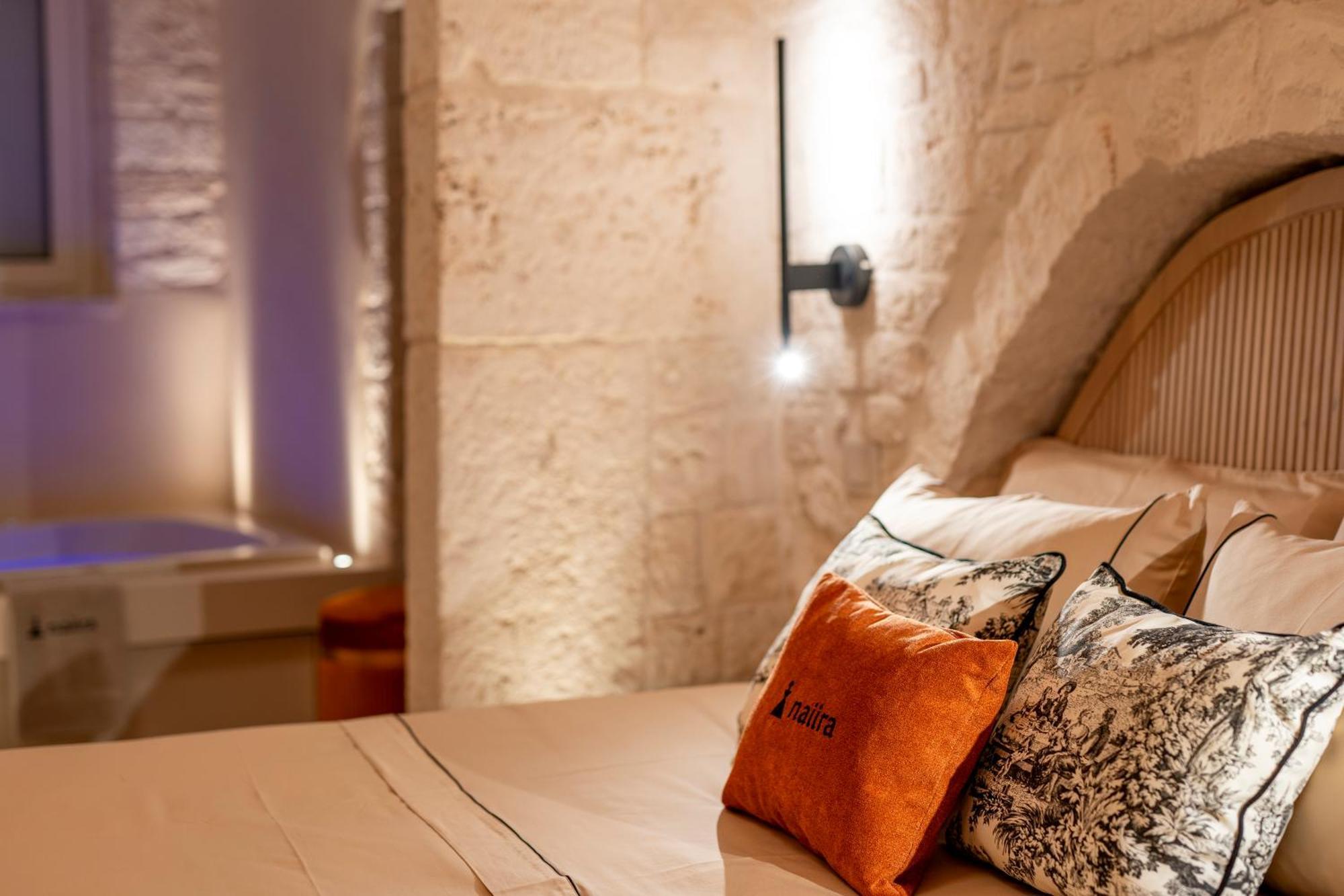 アルベロベッロNaiira Luxury Trullo - Jacuzzi And Patioアパートメント エクステリア 写真