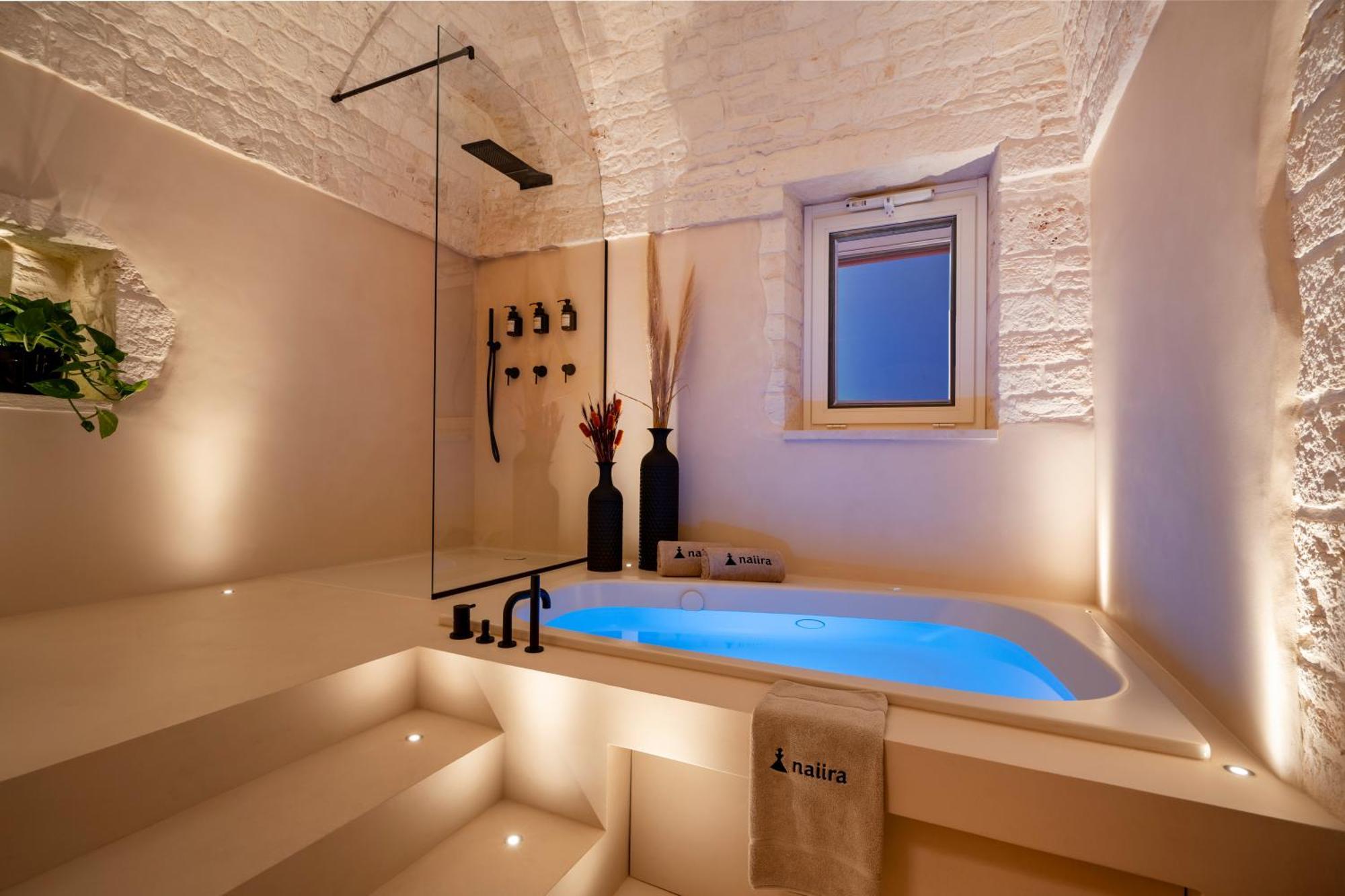 アルベロベッロNaiira Luxury Trullo - Jacuzzi And Patioアパートメント エクステリア 写真