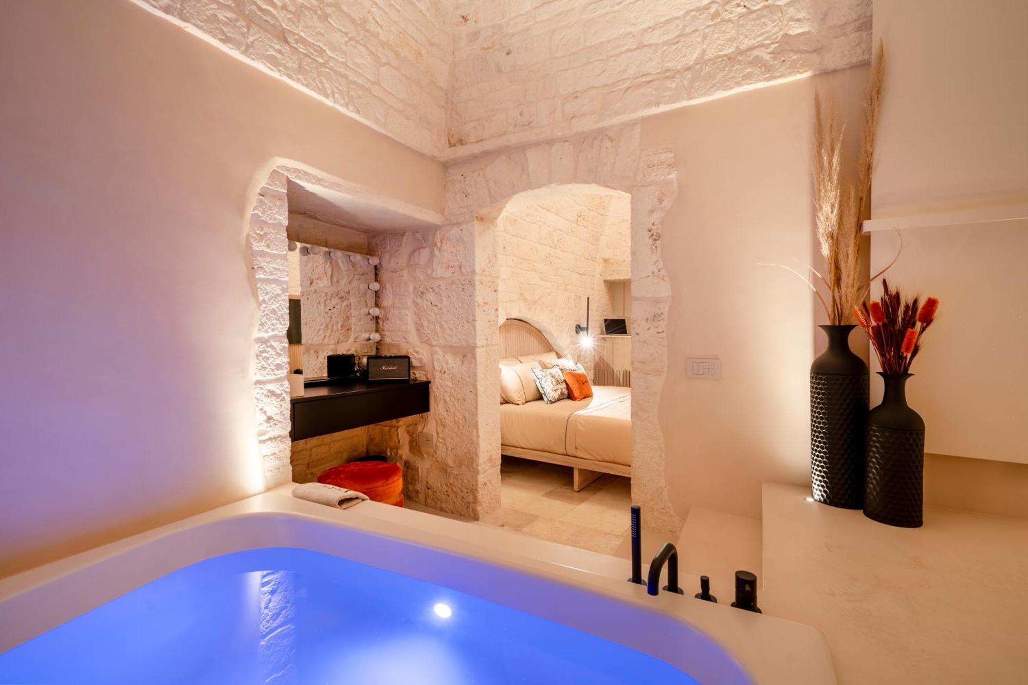 アルベロベッロNaiira Luxury Trullo - Jacuzzi And Patioアパートメント エクステリア 写真