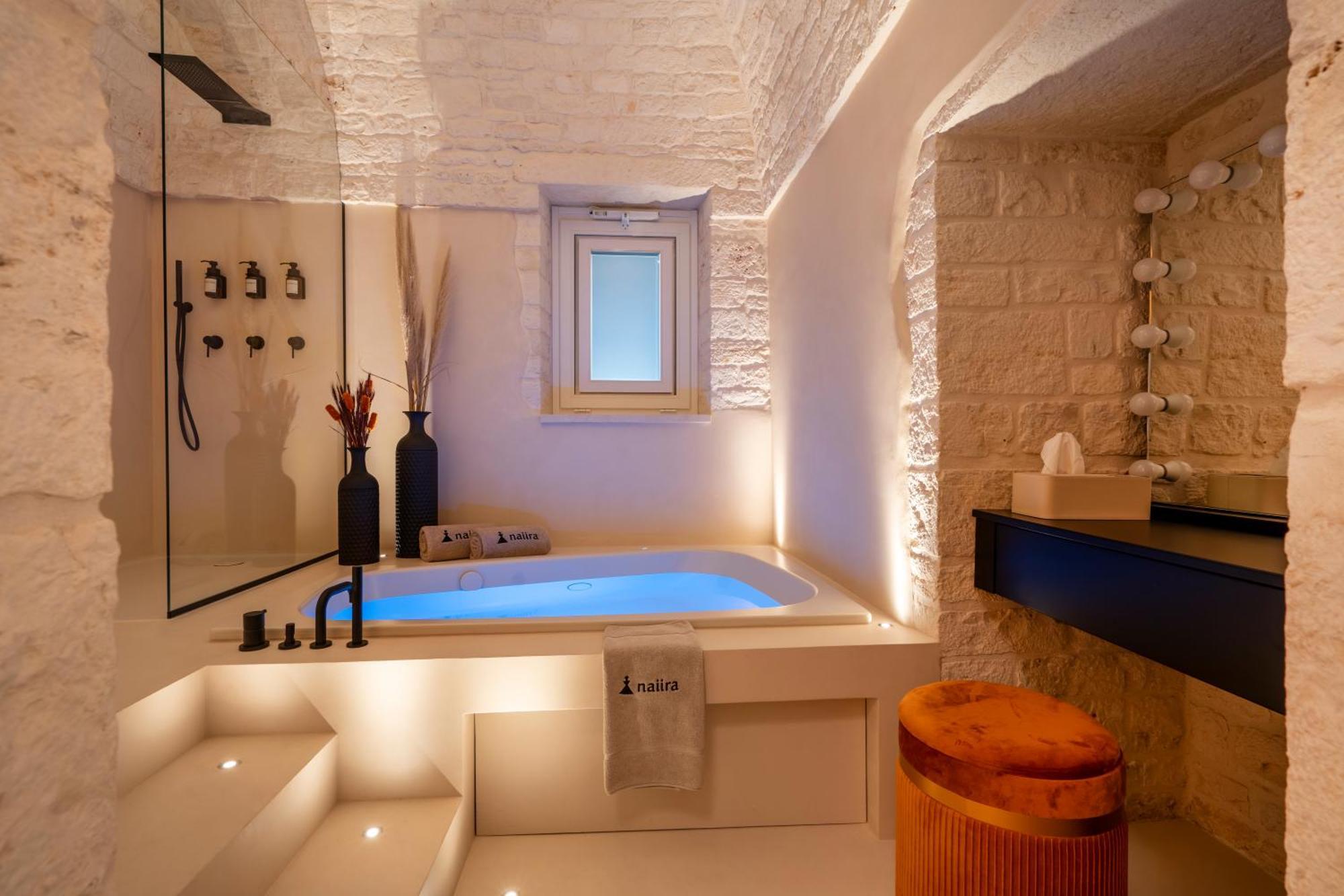 アルベロベッロNaiira Luxury Trullo - Jacuzzi And Patioアパートメント エクステリア 写真