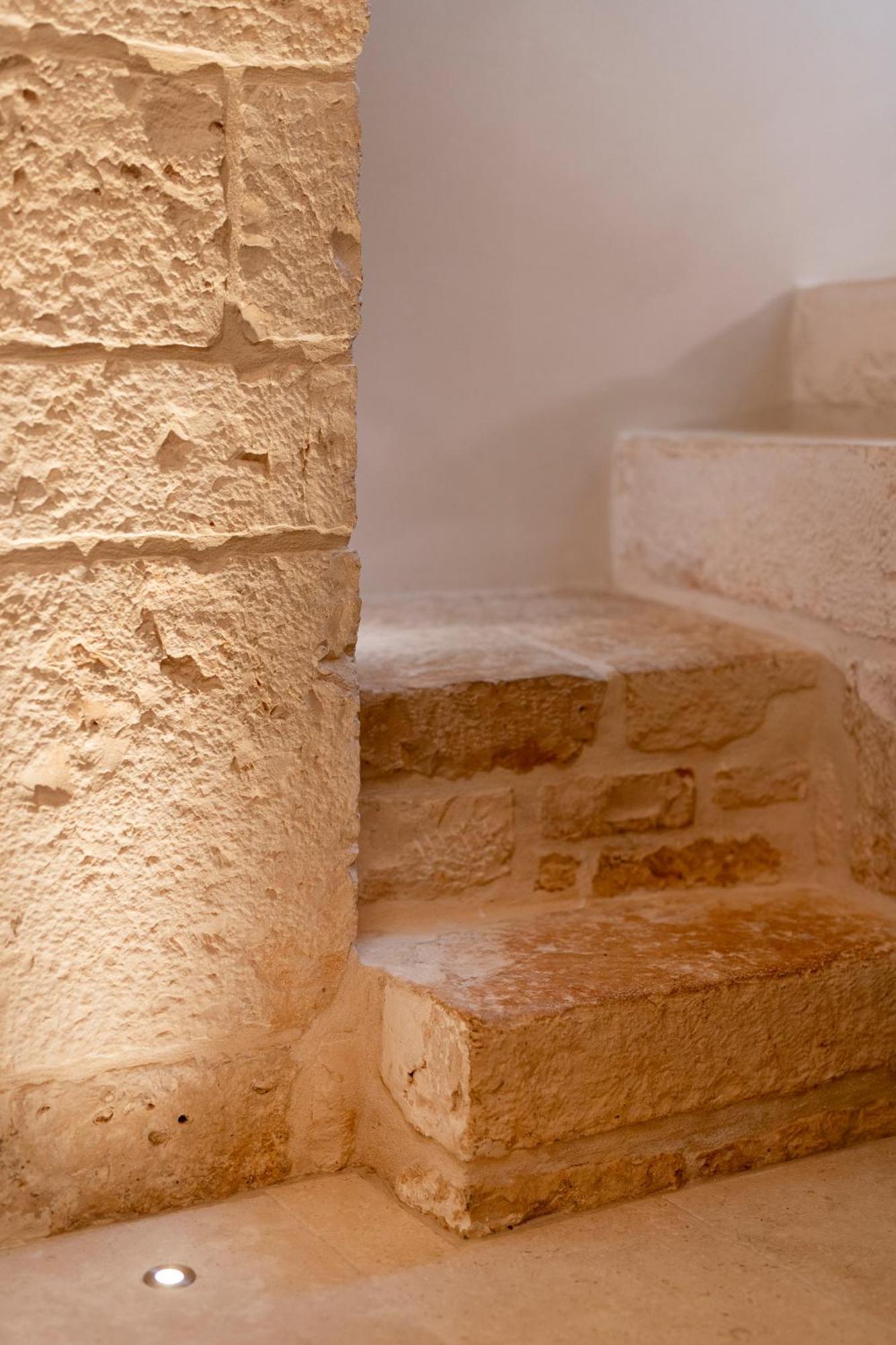 アルベロベッロNaiira Luxury Trullo - Jacuzzi And Patioアパートメント エクステリア 写真