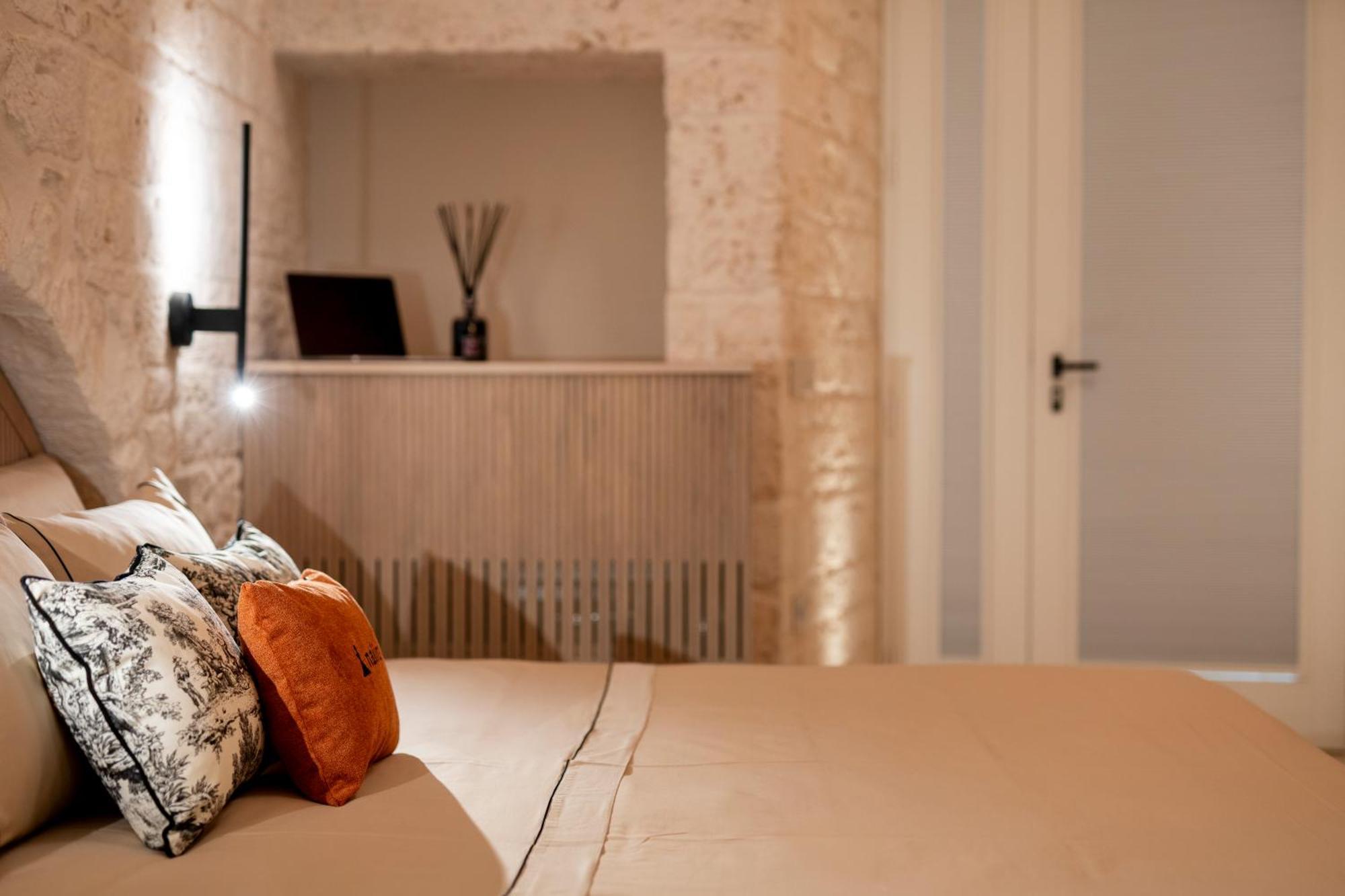 アルベロベッロNaiira Luxury Trullo - Jacuzzi And Patioアパートメント エクステリア 写真