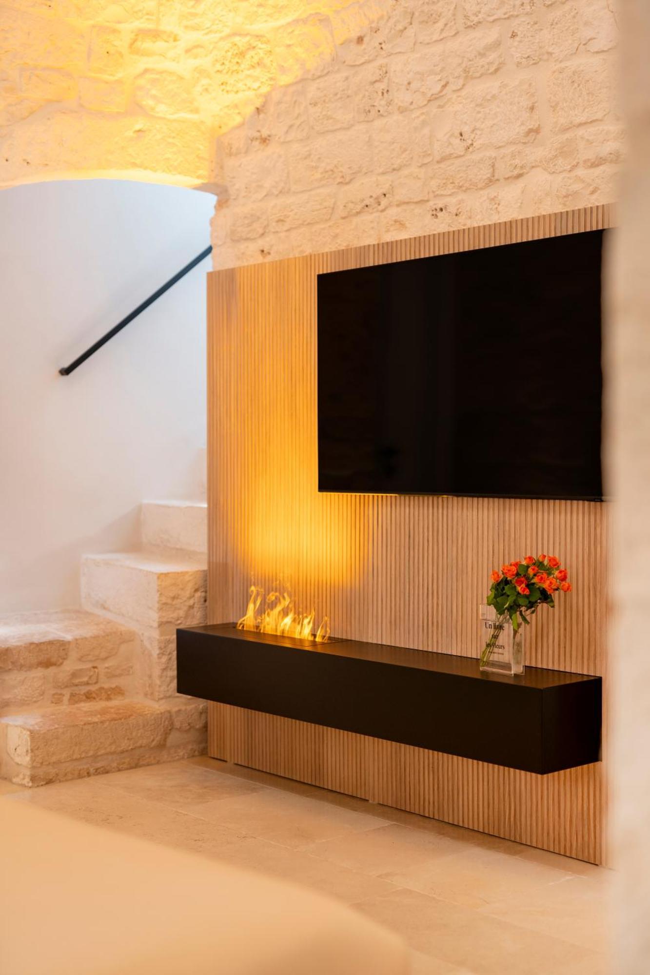 アルベロベッロNaiira Luxury Trullo - Jacuzzi And Patioアパートメント エクステリア 写真