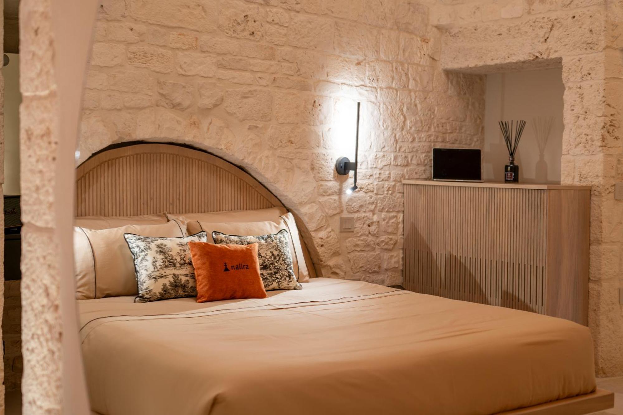 アルベロベッロNaiira Luxury Trullo - Jacuzzi And Patioアパートメント エクステリア 写真