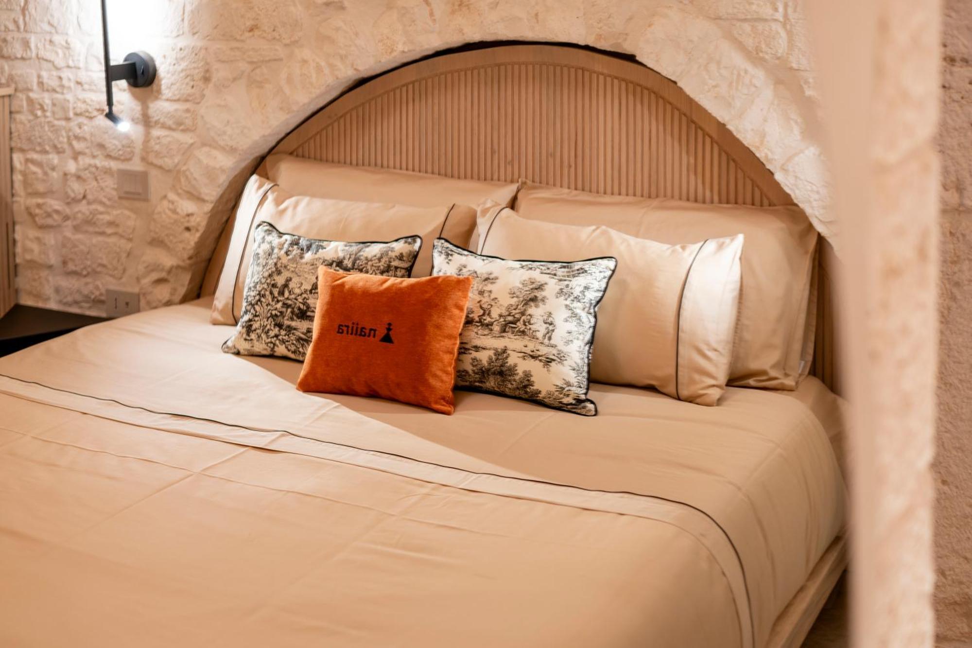 アルベロベッロNaiira Luxury Trullo - Jacuzzi And Patioアパートメント エクステリア 写真