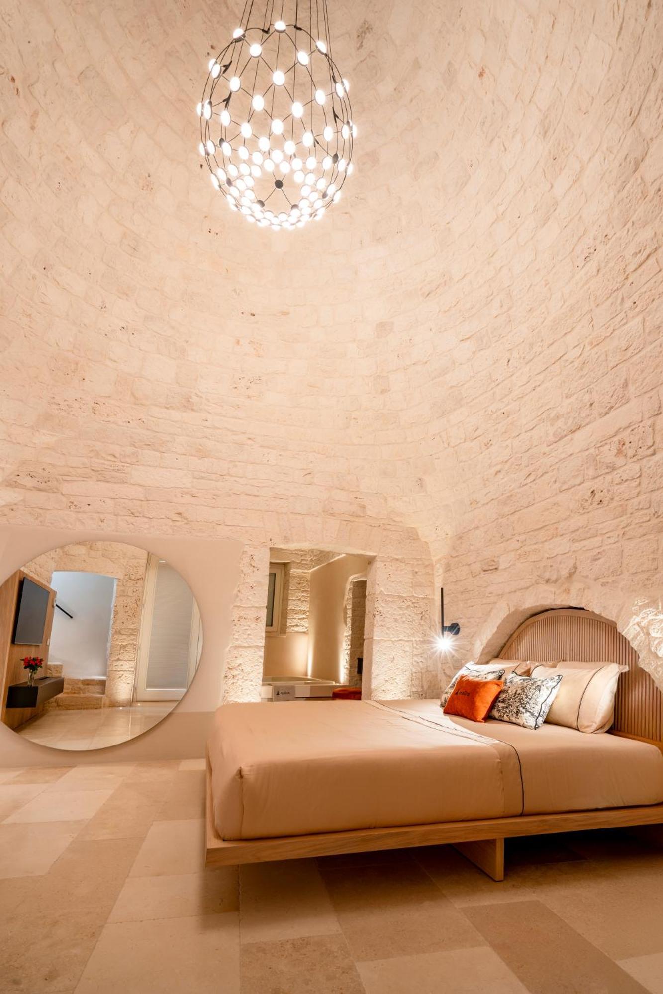 アルベロベッロNaiira Luxury Trullo - Jacuzzi And Patioアパートメント エクステリア 写真