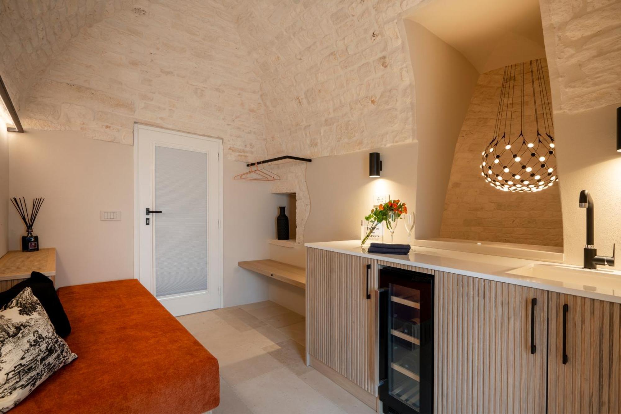 アルベロベッロNaiira Luxury Trullo - Jacuzzi And Patioアパートメント エクステリア 写真