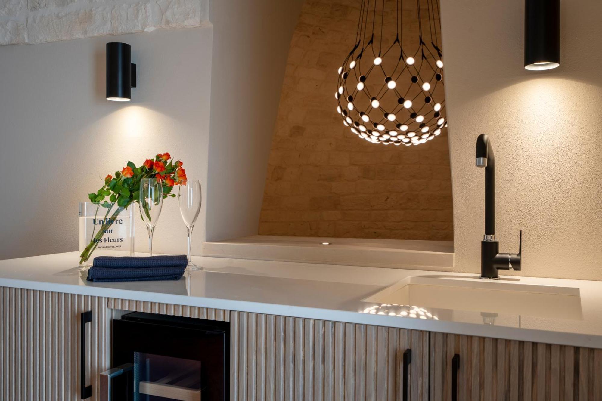 アルベロベッロNaiira Luxury Trullo - Jacuzzi And Patioアパートメント エクステリア 写真