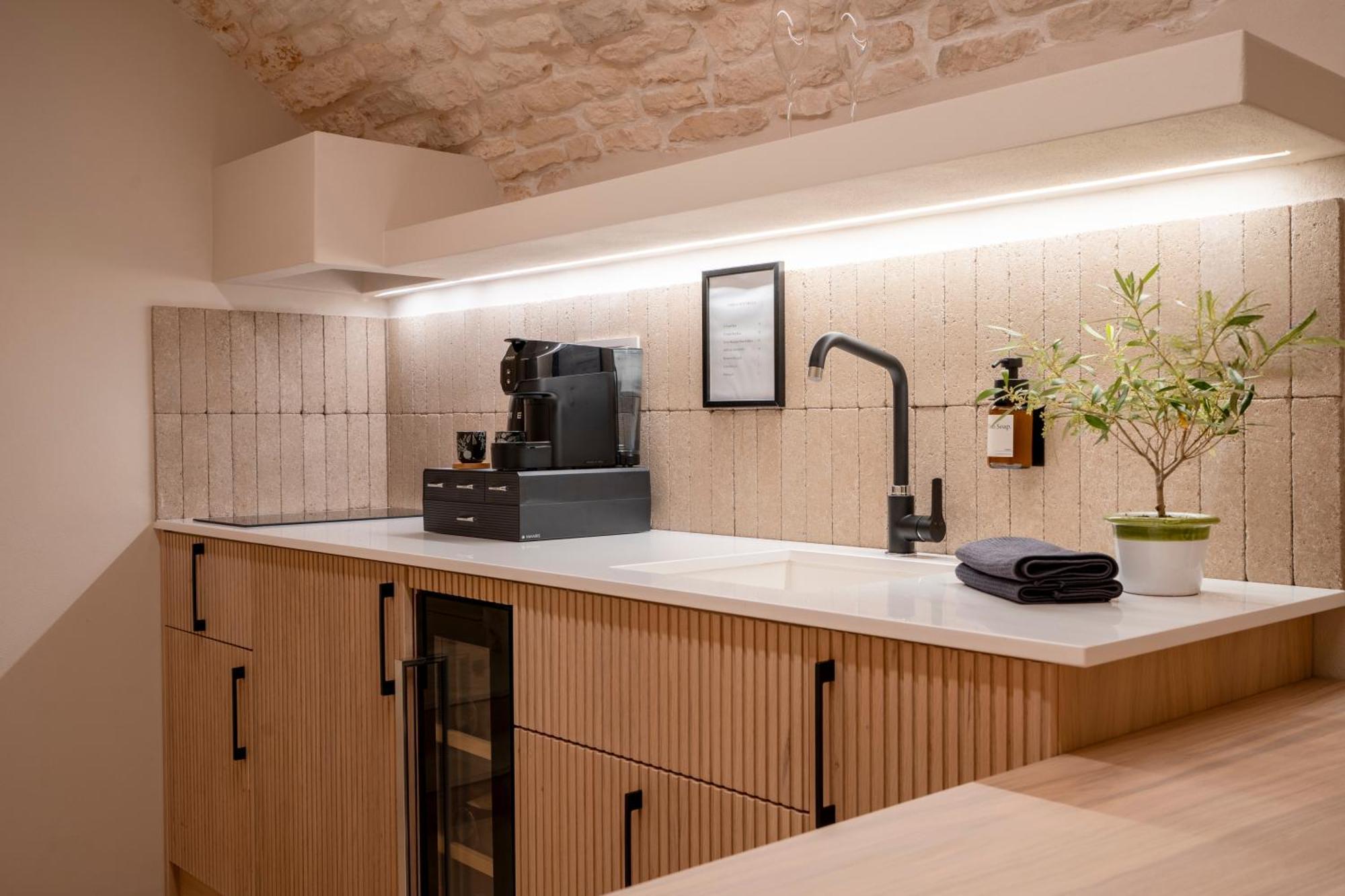 アルベロベッロNaiira Luxury Trullo - Jacuzzi And Patioアパートメント エクステリア 写真