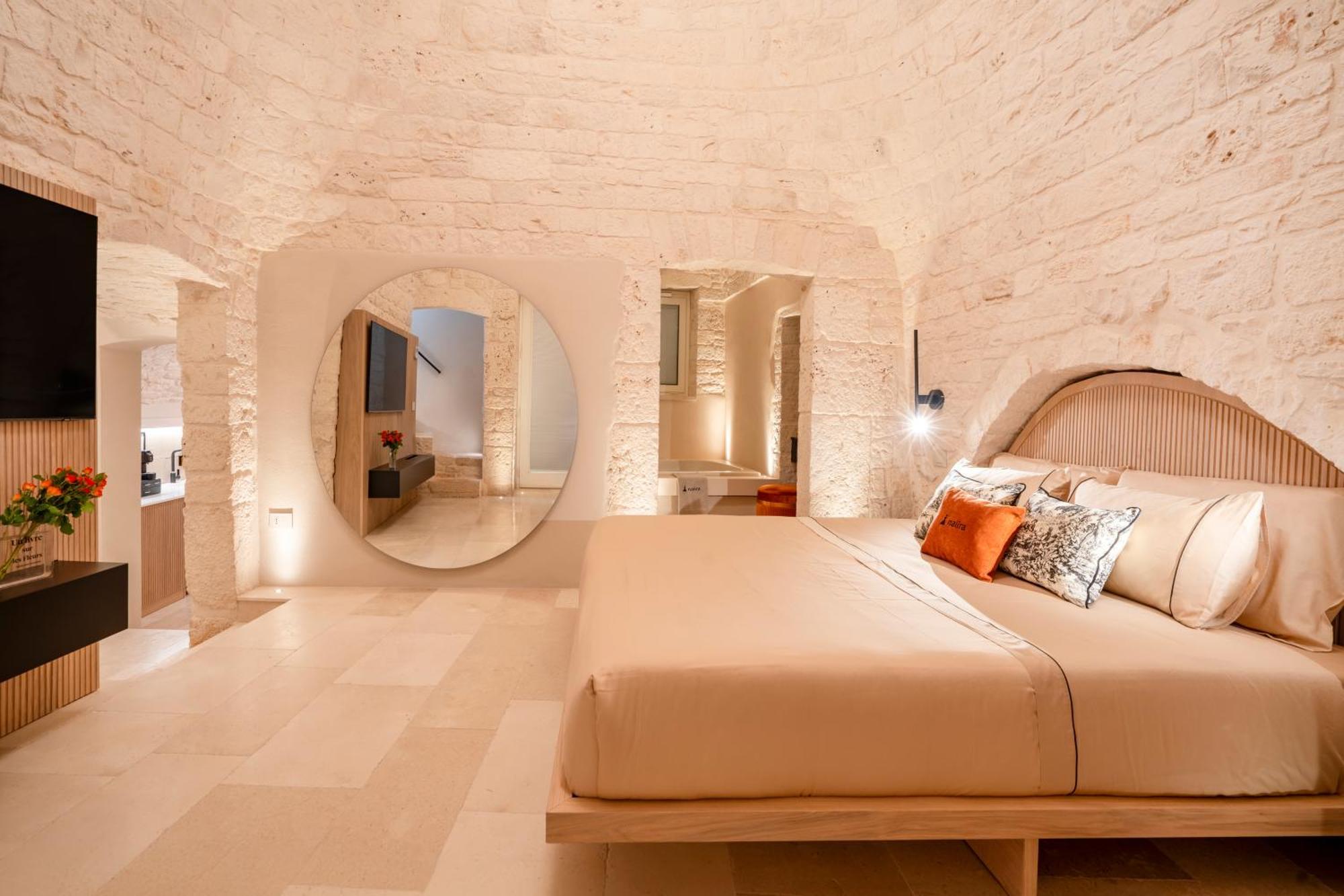 アルベロベッロNaiira Luxury Trullo - Jacuzzi And Patioアパートメント エクステリア 写真