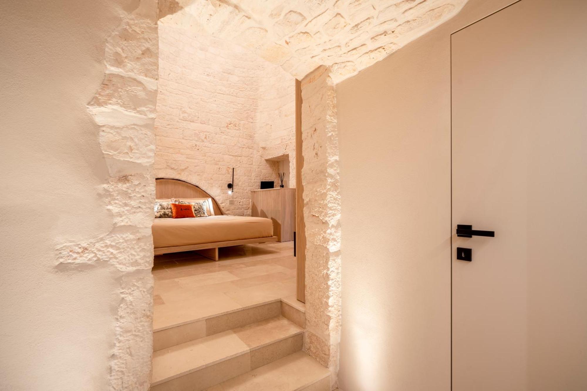 アルベロベッロNaiira Luxury Trullo - Jacuzzi And Patioアパートメント エクステリア 写真