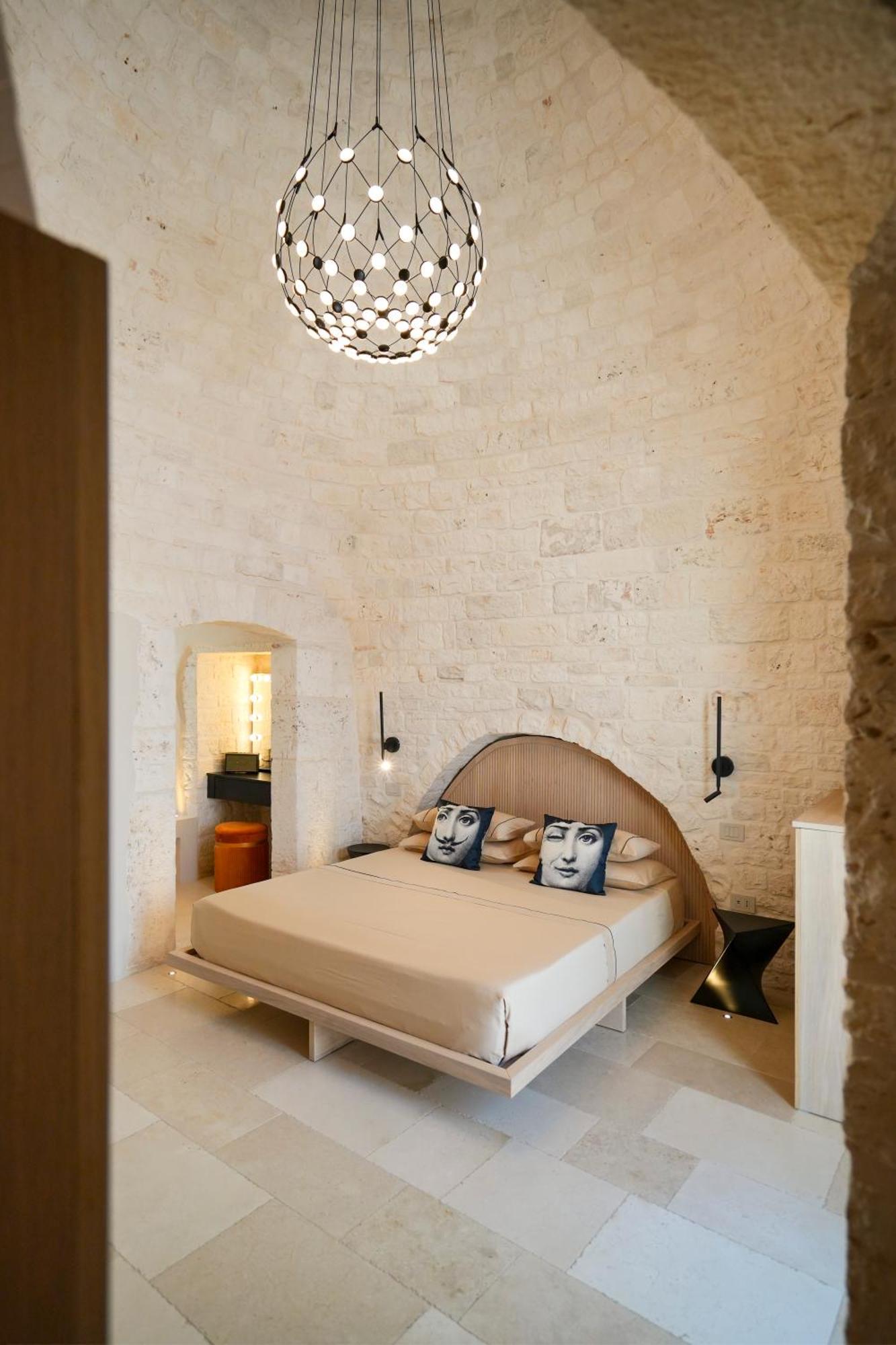 アルベロベッロNaiira Luxury Trullo - Jacuzzi And Patioアパートメント エクステリア 写真